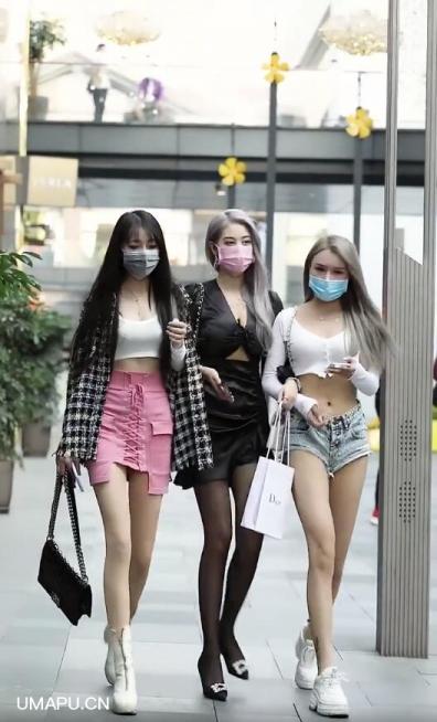 快手三闺蜜上街街拍无水印短视频素材源码铺免费分享