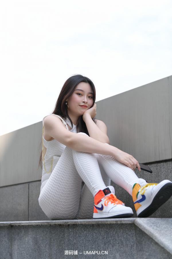视觉冲击模拍作品白色连体紧身裤女孩【视频+图片】 94479447 