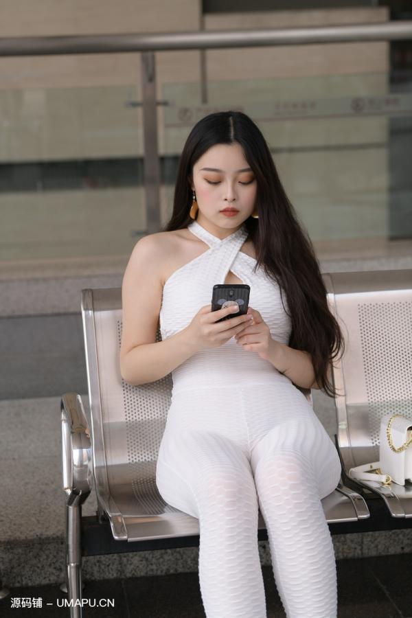 视觉冲击模拍作品白色连体紧身裤女孩【视频+图片】 89258925 